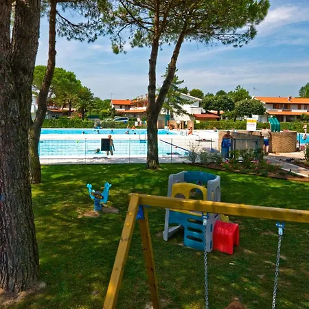 Townhouse With Pool, Garden And Close To Apartment Bibione