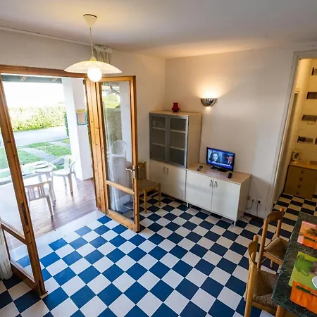 Townhouse With Pool, Garden And Close To